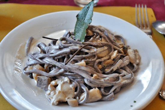 pappardelle_porcini_mirtilli_ristorante_cassano_milano