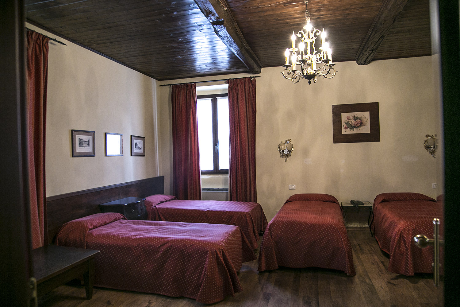 Camera quadrupla Julia Hotel Ristorante a Cassano d Adda